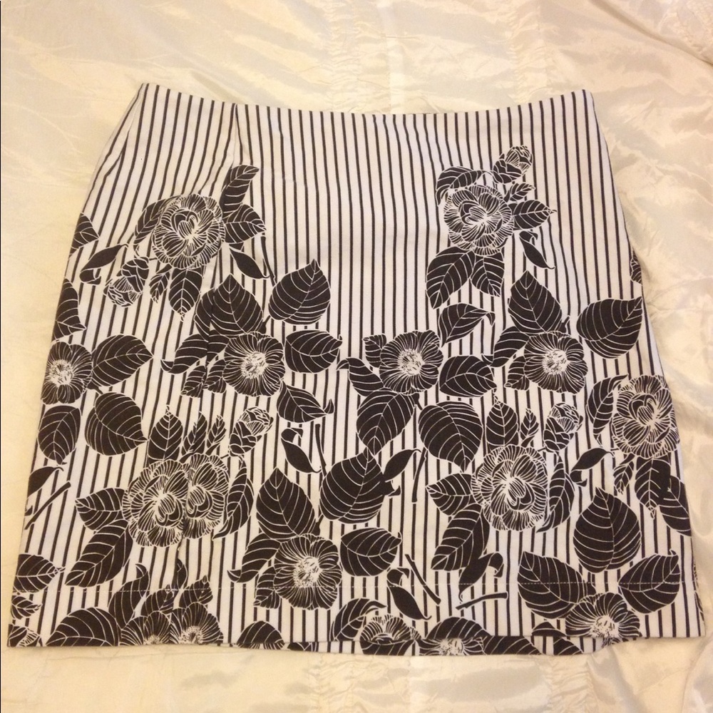 Loft skirt white & brown floral pattern Sz 12